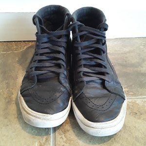 Black Sk8-Hi Vans